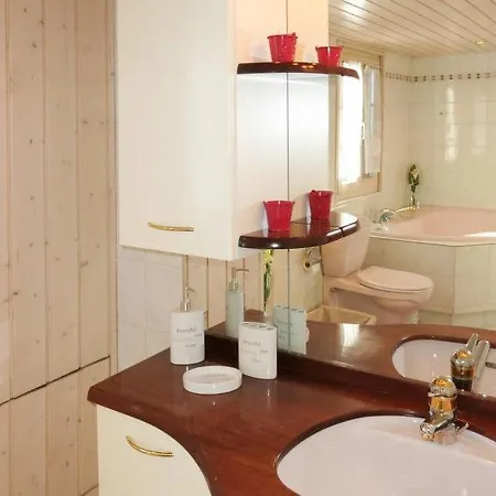 Holiday home Plans Mayens Sleeps 8 Wifi